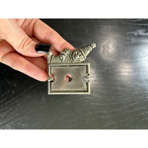 Mini Silver Tone- Clown Photo Display stand- Some wear- 2.5x2 " kidcore - Picture 3 of 6